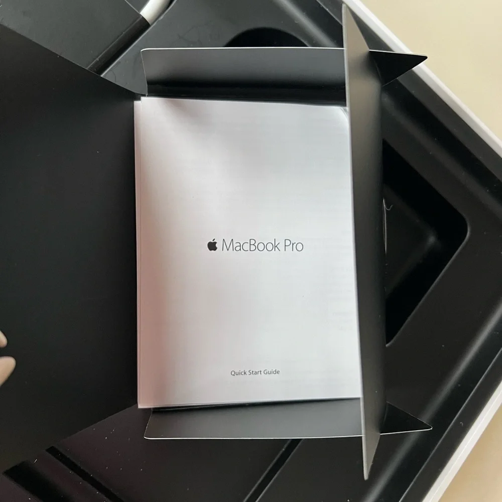 Apple MacBook Pro 13 Box With Original Charger Adapter Never Used​​